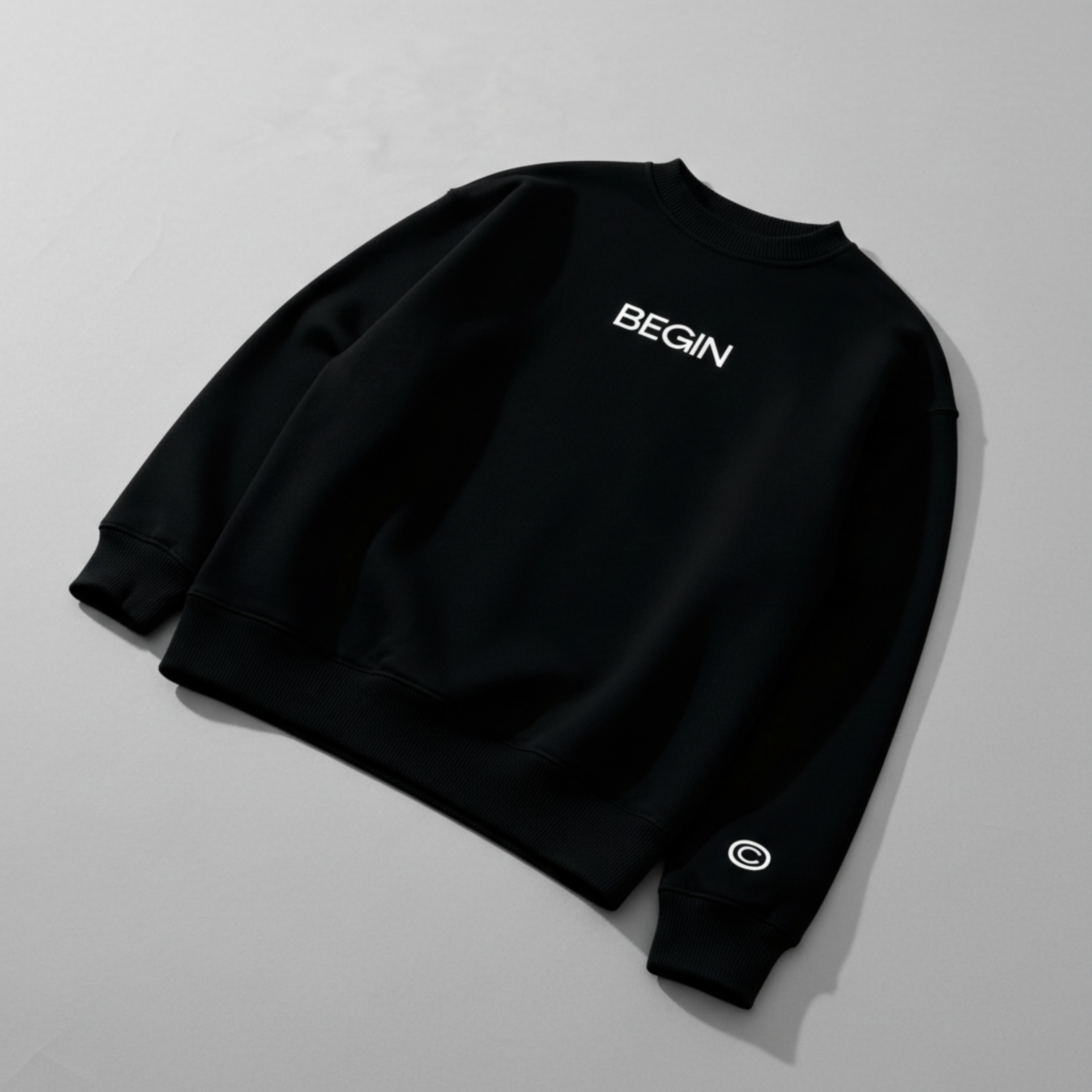 VOYAGE CREWNECK - BLACK
